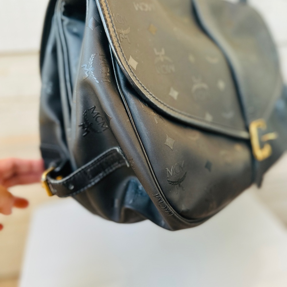 MCM Viseto 35cm Black Messenger Saddle Bag with COA. Made in Germany. - Picture 6 of 17